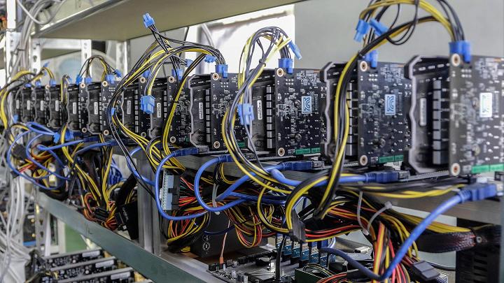 Bitcoin madenciligi yapan bilgisayarlara el konuldu
