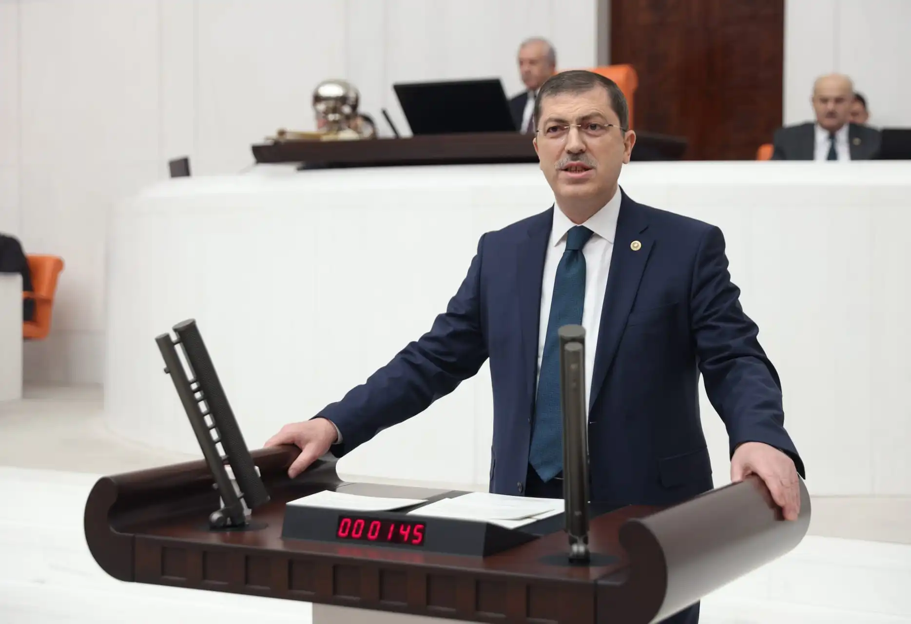 Mustafa Arslan, CHP’lilere Cumhurbaşkanlığı sistemini ders olarak anlattı