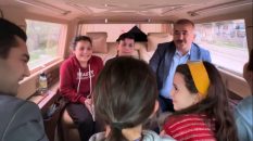 Vali Hatipoğlu, Çocuklara Makam Aracı ile Şehir Turu Attırdı