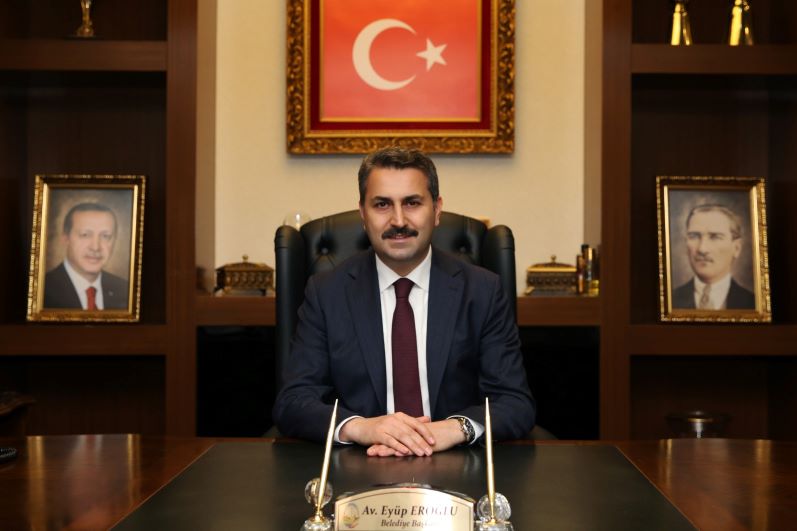 Başkan Eroğlu;1 MAYIS EMEK VE DAYANIŞMA GÜNÜ KUTLU OLSUN
