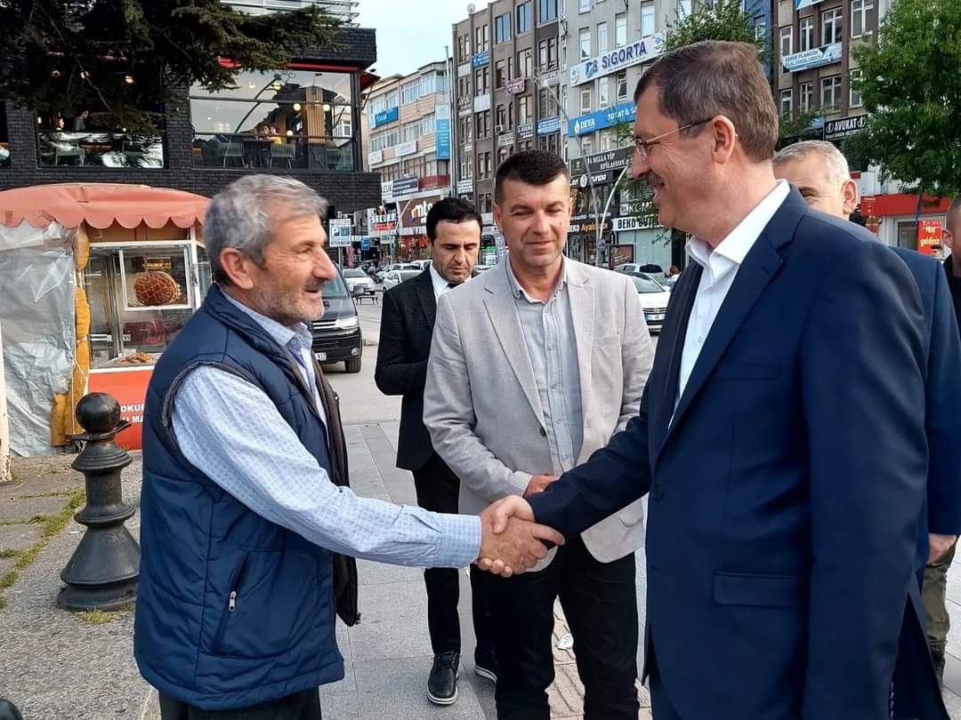 Ak Parti Milletvekili ve Adayı Av. Mustafa Arslan; Sıkılmadık el kalmayana kadar doğru adımlarla yola devam