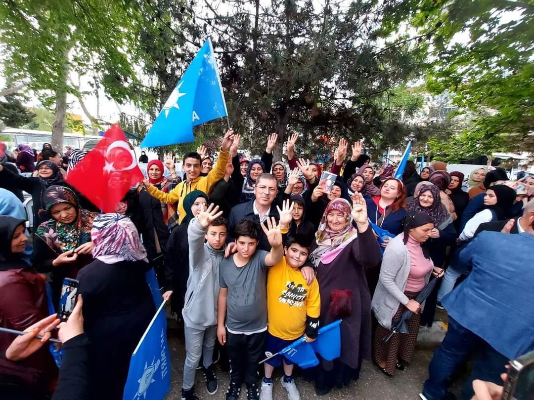 Ak Parti Tokat Milletvekili ve Adayı Av.Mustafa Arslan Yeşilyurt ve Turhalda; Dogru Adımla Köy Kasaba Belde Kapı Kapı Gönül Köprümüzü Büyütüyoruz