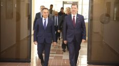 Ak Parti Tokat Milletvekili ve Adayı Mustafa Arslan Seçim Ziyaretlerini Tokat’ta Gop.Üniveristesi ve Hanımlar Kıraatanesine Yaparak Sürdürdü