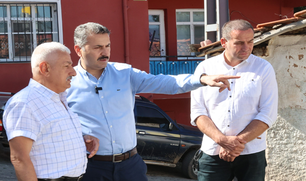Tokat Belediye Başkanı Eyüp Eroğlu, mahalle muhtarı, belediye altyapı ve üstyapı idari kadrosuyla birlikte gerçekleştirdiği mahalle ziyaretleri kapsamında Örtmeliönü Mahallesi’ni ziyaret etti.