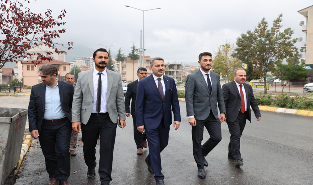 Başkan Eroğlu; Bahçelievler Mahallesi Vali Recep Yazıcıoğlu Caddesindeki Asfalt Çalışmalarını İnceledi