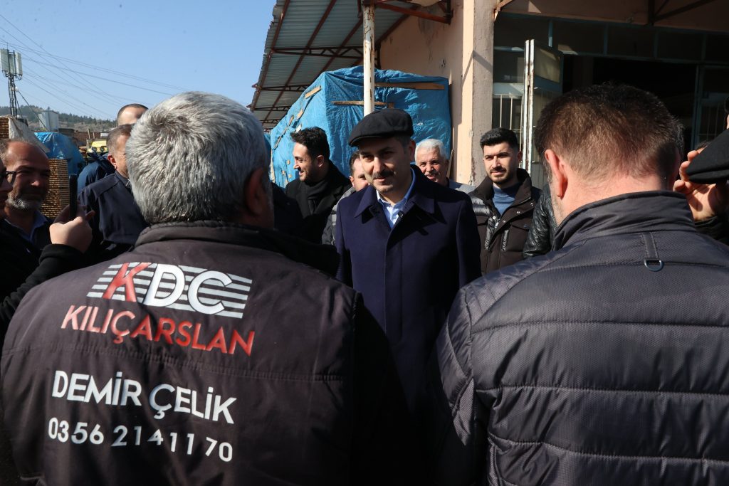 Tokat Belediye Başkanı ve Adayı Eyüp Eroğlu Seçim Gezilerini Sanayi Esnafını Ziyaret Ederek Sürdürdü