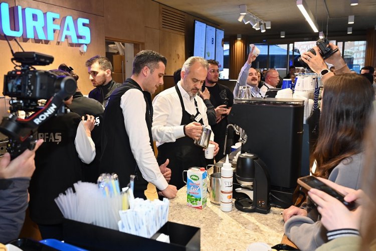 Bursa’da üçte bir fiyatına kahve… Kahveler Varank’tan, hesaplar Başkan’dan