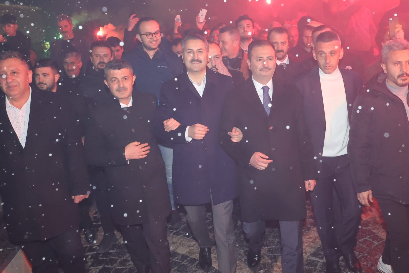 Tokat Belediye Başkanı ve Adayı Eyüp Eroğlu, Sulusokak’ta Coşkuyla Devam Eden Seçim Kampanyasını Sürdürdü