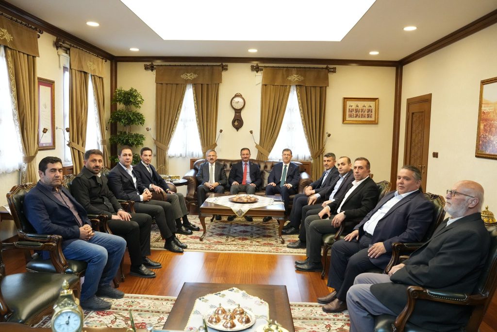 Ak Parti Tokat Milletvekilleri Beyazıt Arslan ve Aldemir’den Yeni Tokat Belediye Başkanı Mehmet Kemal Yazıcıoğlu’nu Ziyaret Etti”