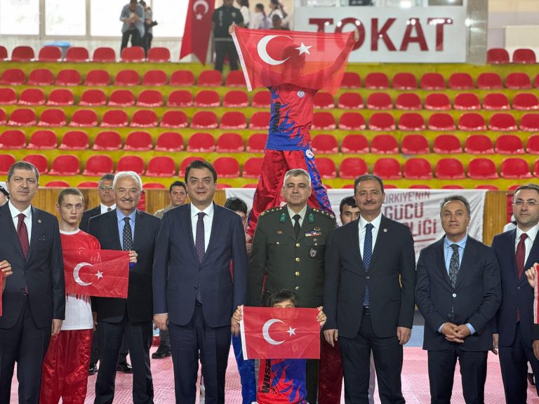 Tokat’ta 19 Mayıs Coşkusu: Gençlerin Gösterileri Hafızalarda Yer Etti